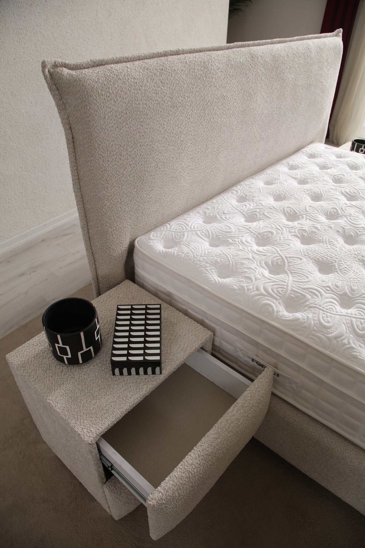 Легло с повдигащ механизъм Mia