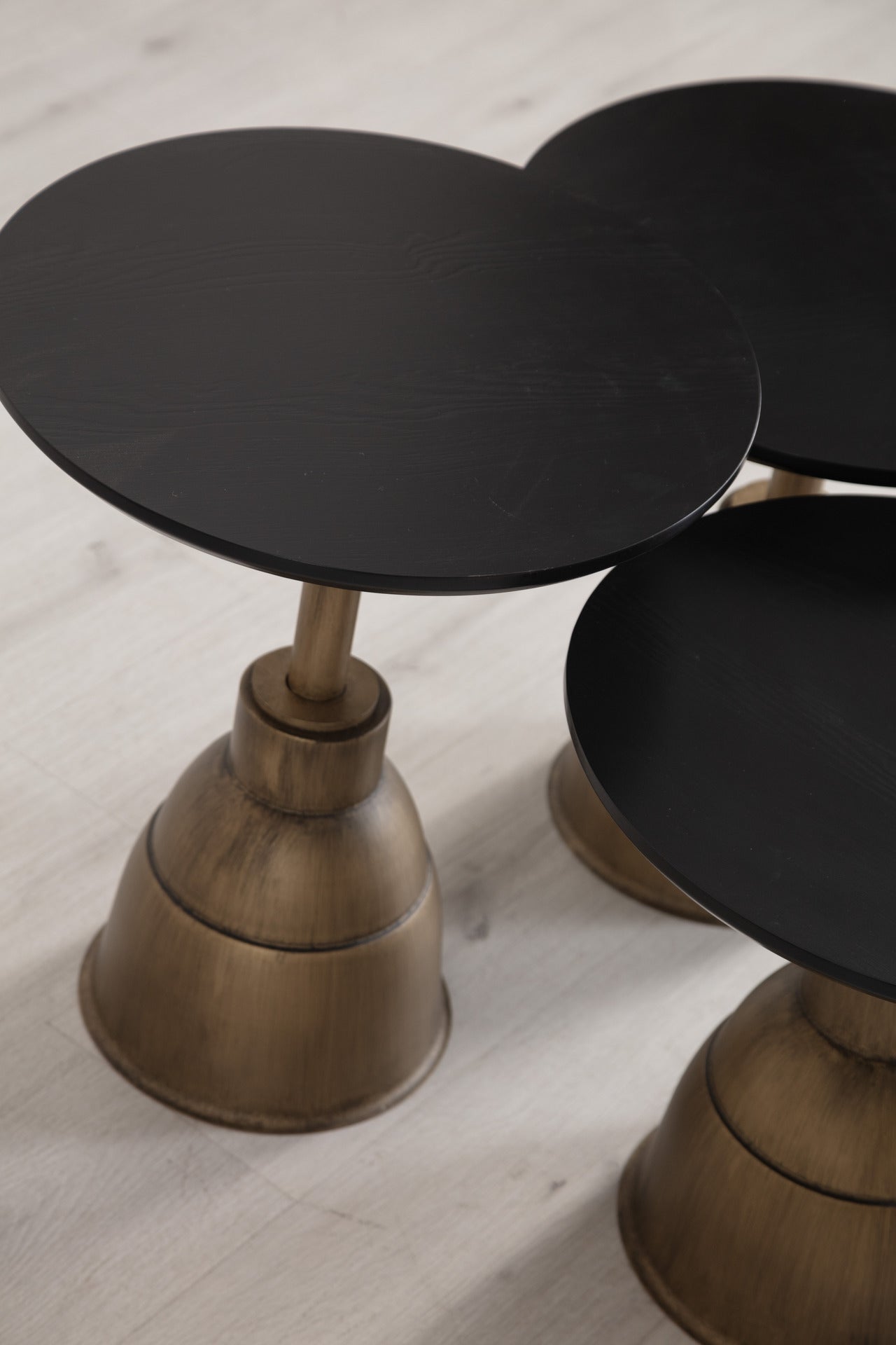 Помощни маси Oscar