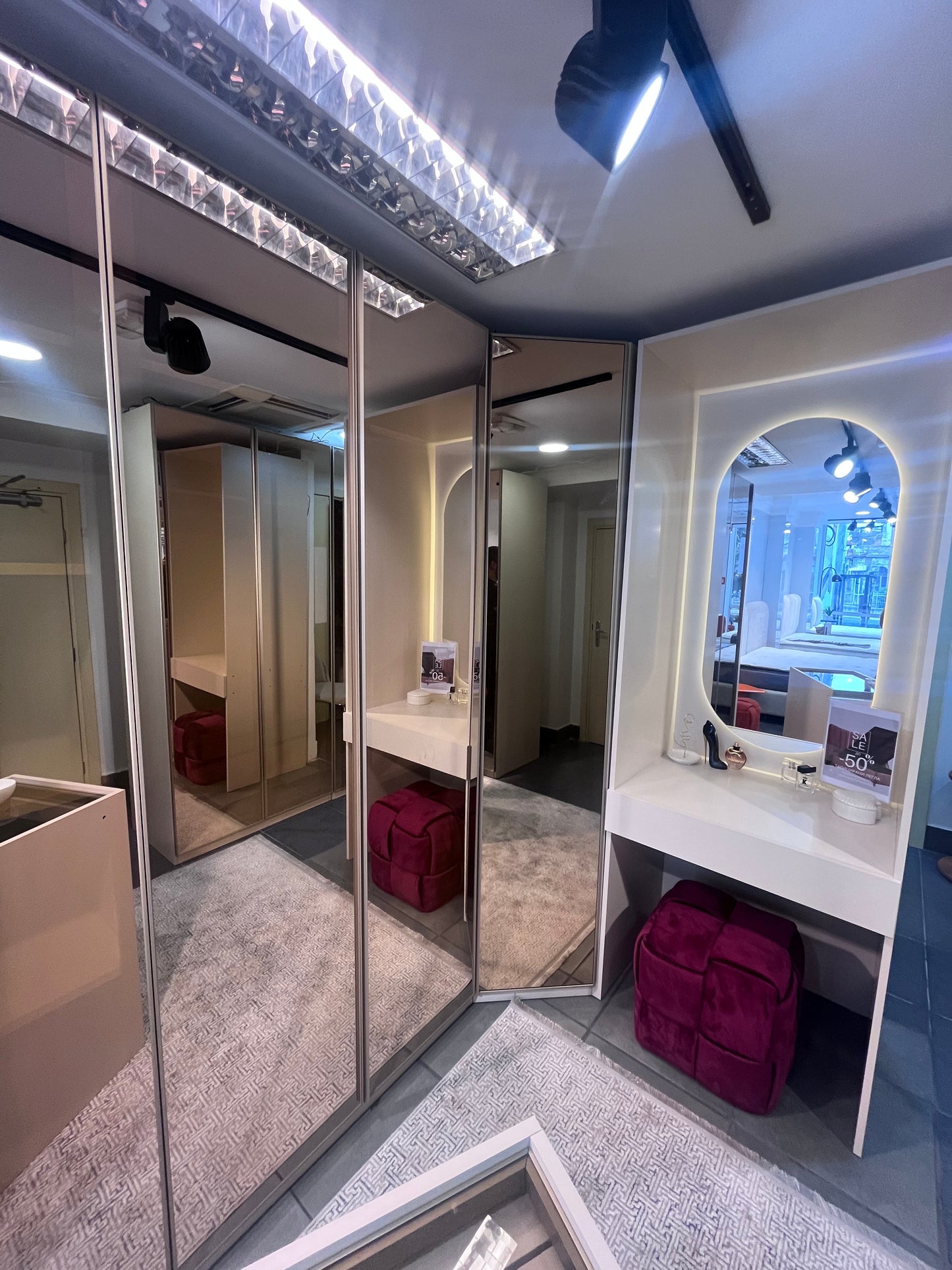 Ъглов модулен гардероб с рафтове и закачалка – 92 см